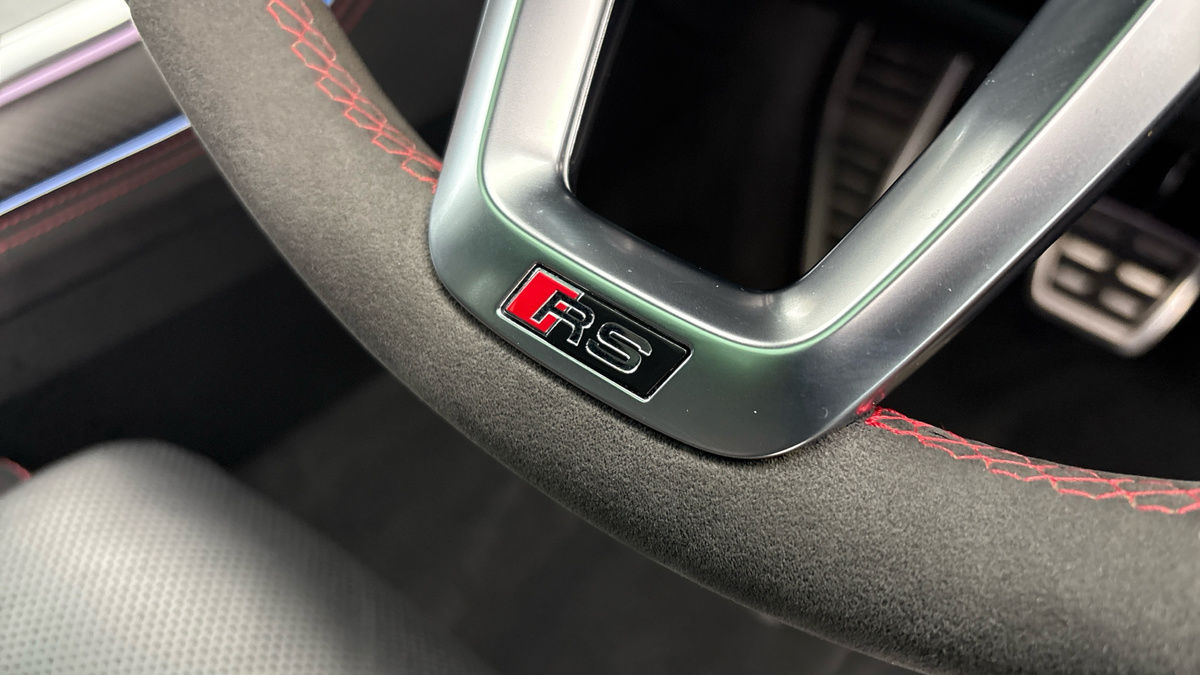 Audi RSQ8 Image 28