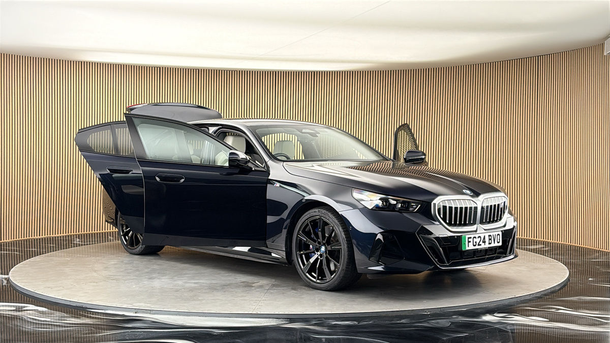 More views of BMW i5