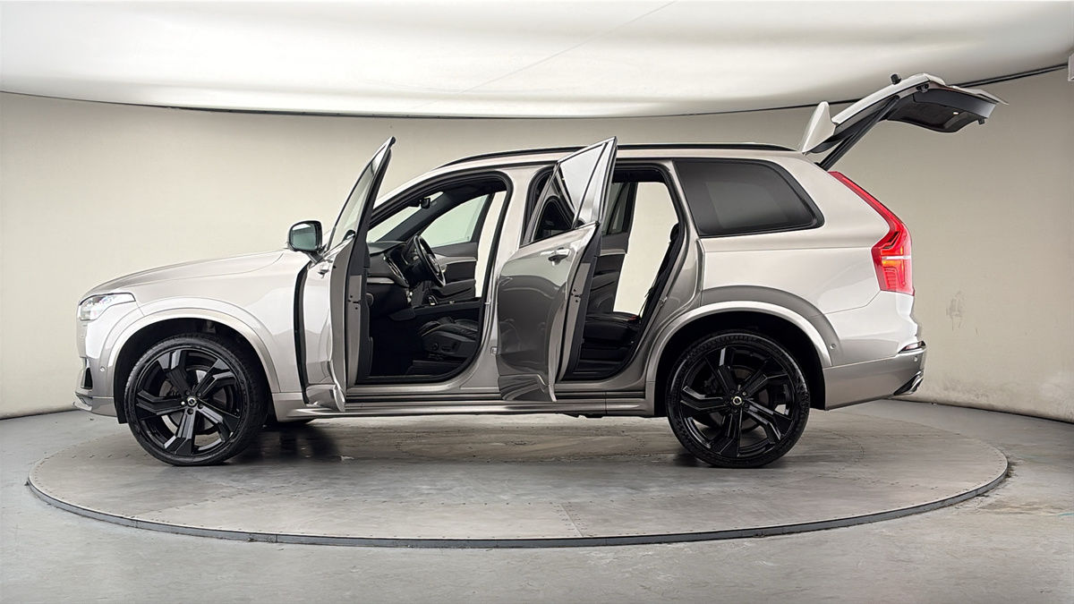More views of Volvo XC90