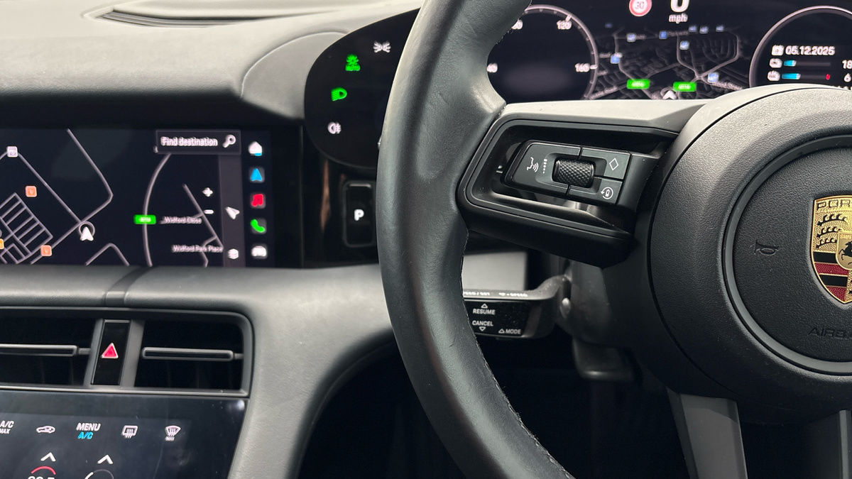 Porsche Taycan Image 13