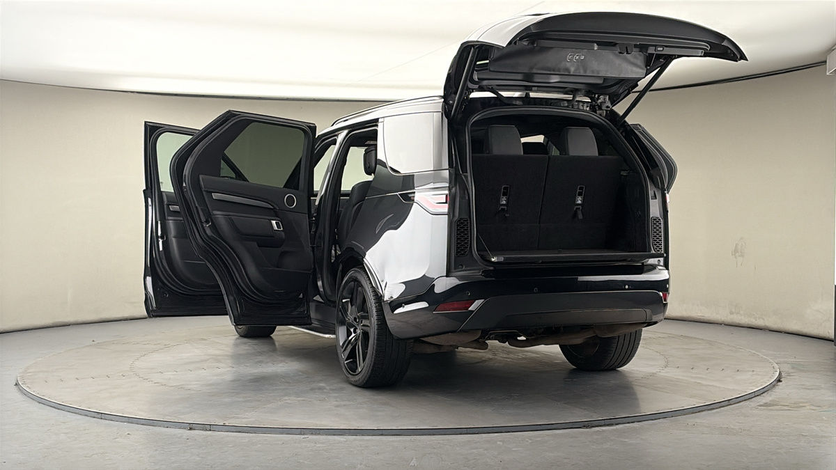 More views of Land Rover Discovery