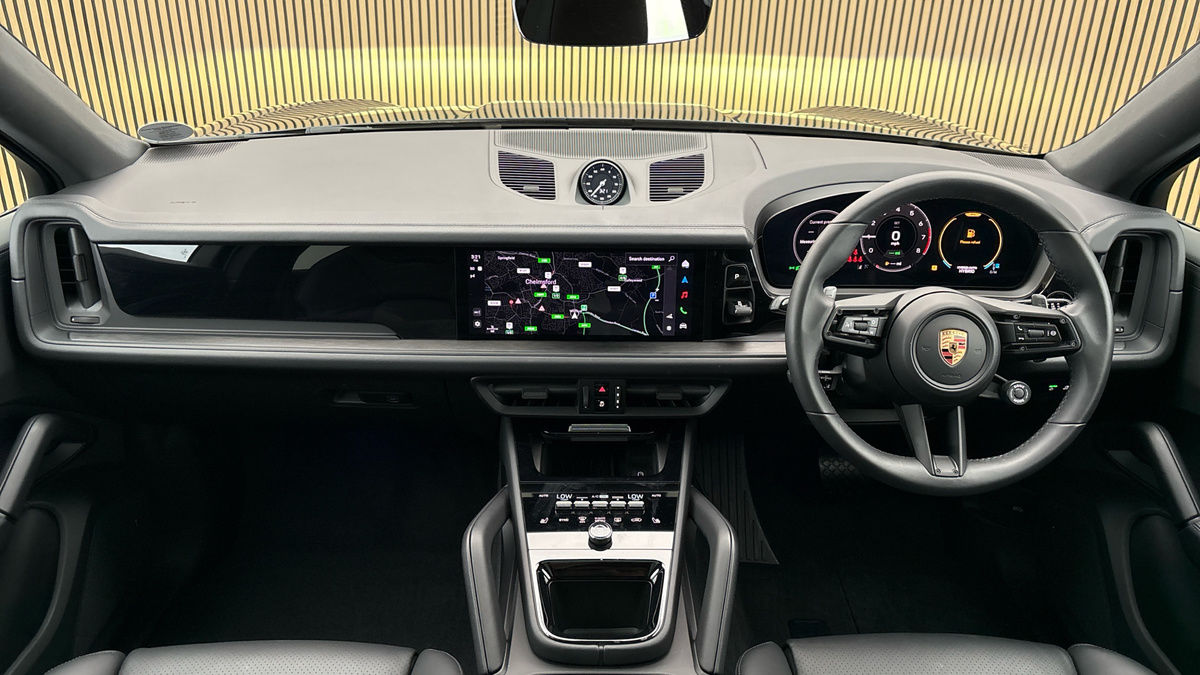 Porsche Cayenne Image 12