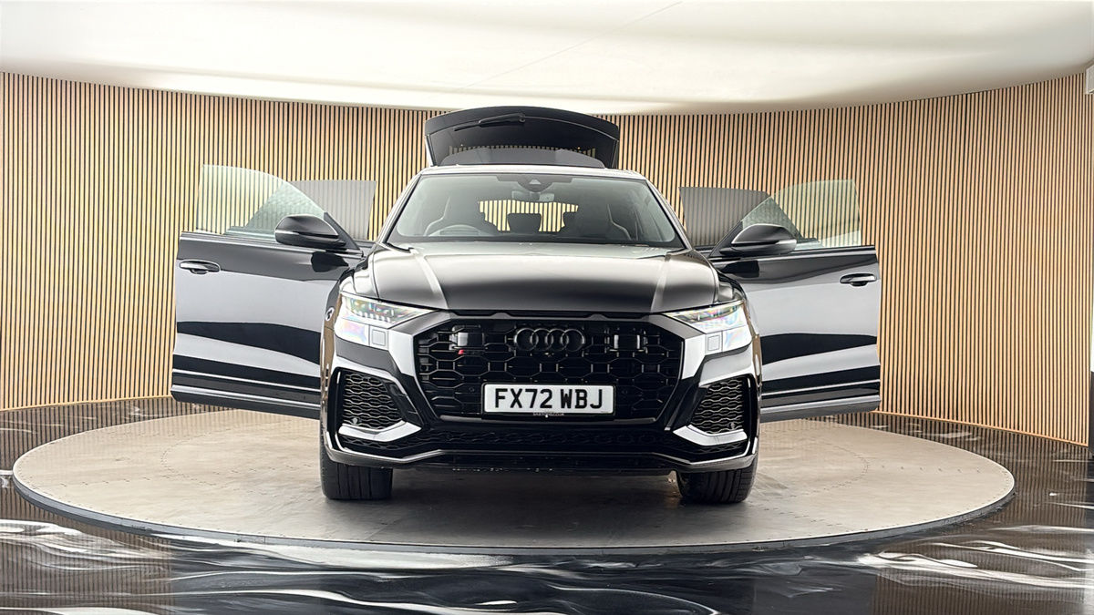 More views of Audi RSQ8
