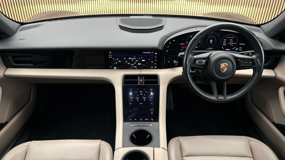 Porsche Taycan Image 12