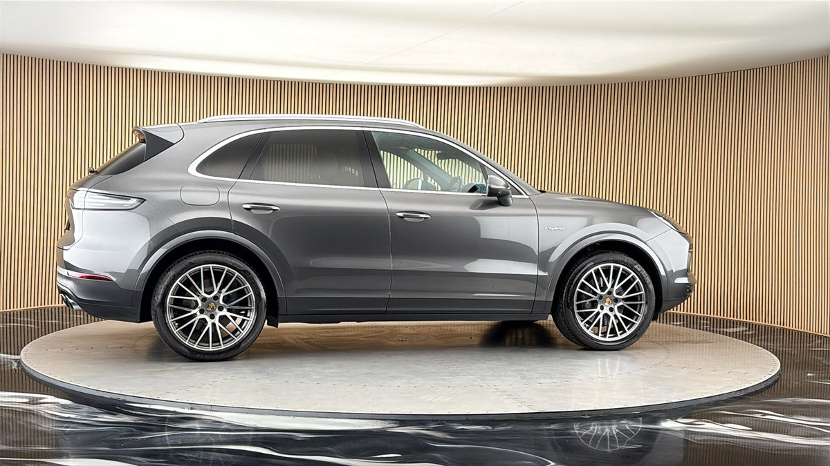 More views of Porsche Cayenne
