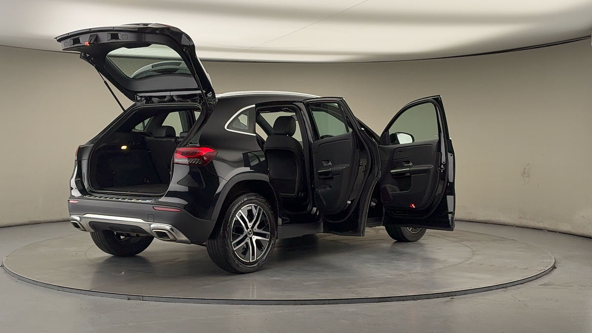 More views of Mercedes-Benz GLA