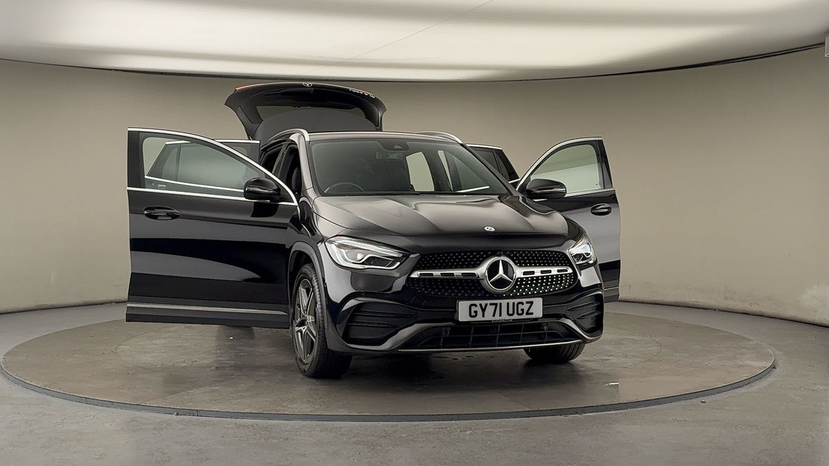 More views of Mercedes-Benz GLA