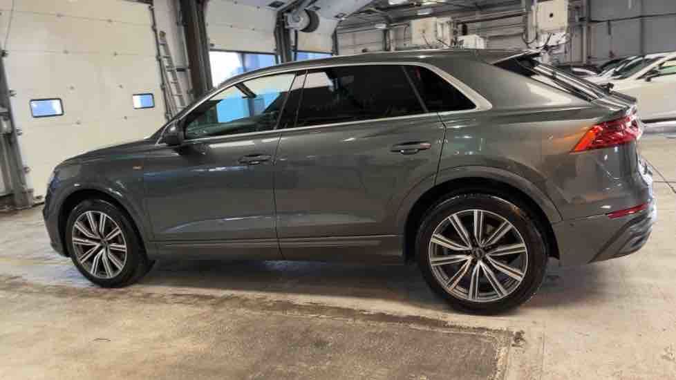 More views of Audi Q8