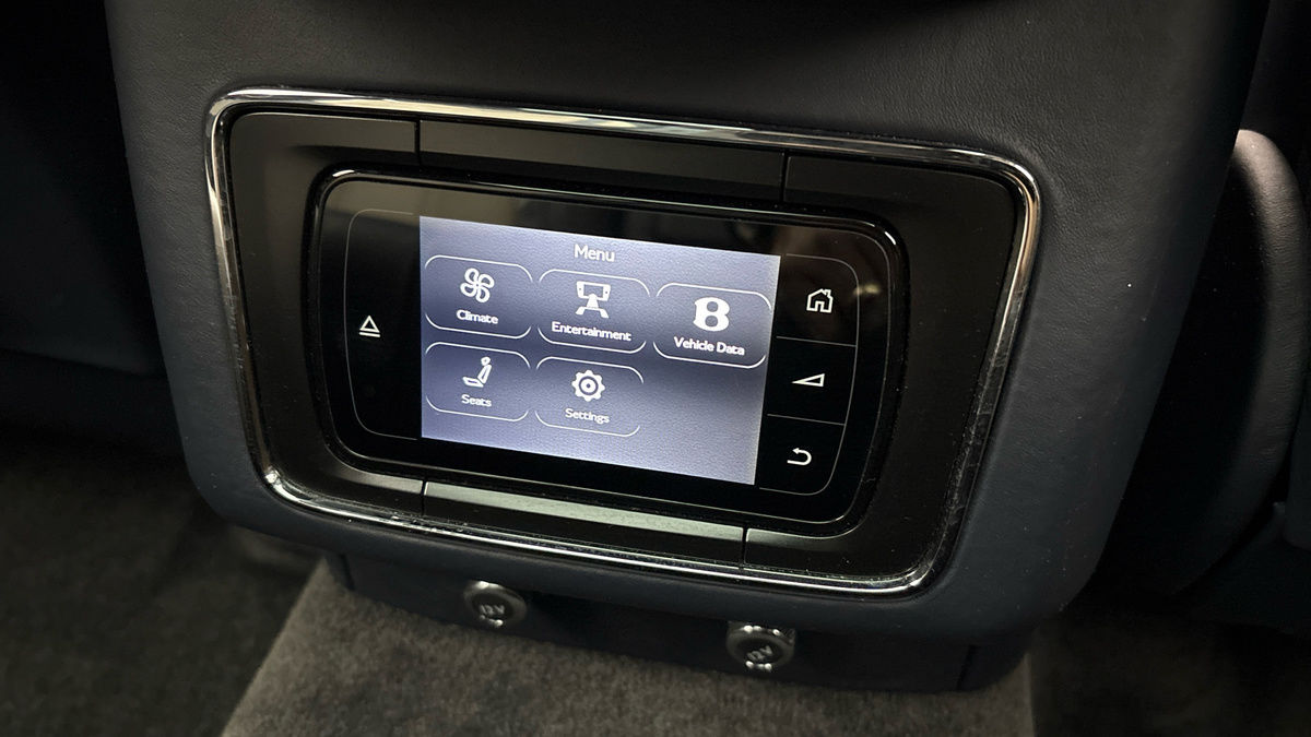 Bentley Bentayga Image 27