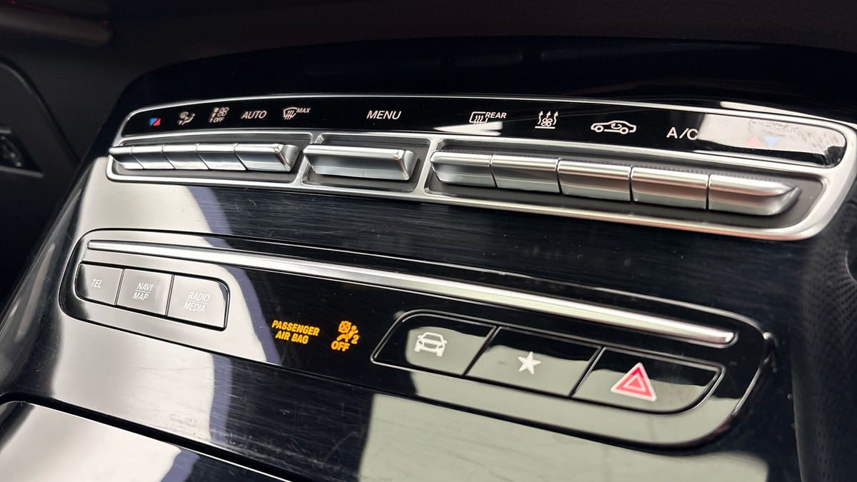 Mercedes-Benz EQC Image 28