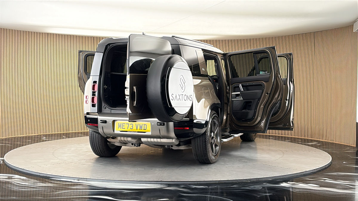 More views of Land Rover Defender 110