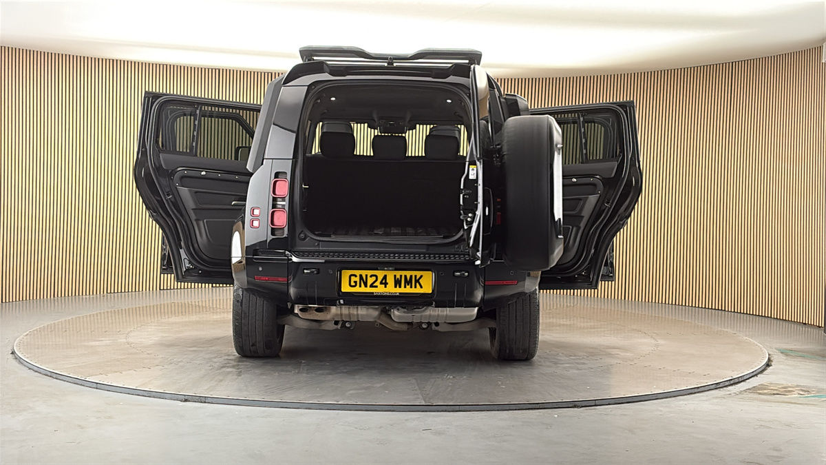 More views of Land Rover Defender 110