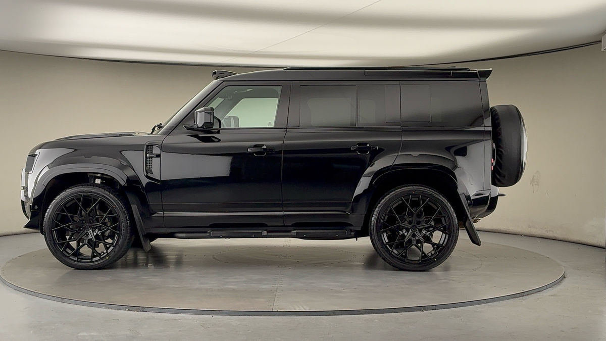 Land Rover Defender 110 Urban Image 15