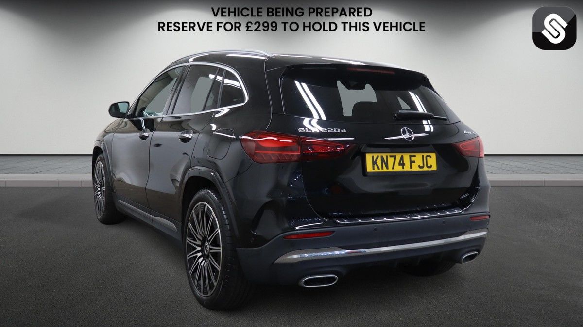 Mercedes-Benz GLA Image 3