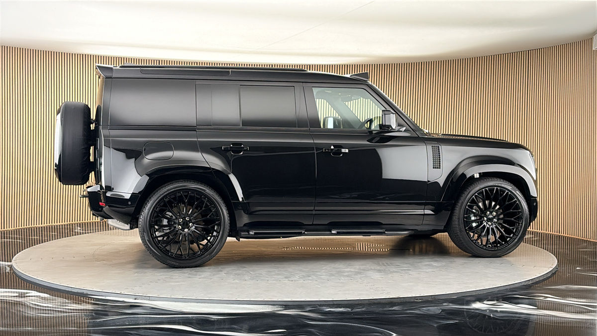 More views of Land Rover Defender 110