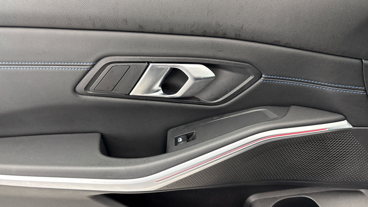 BMW 3 Series Image 19