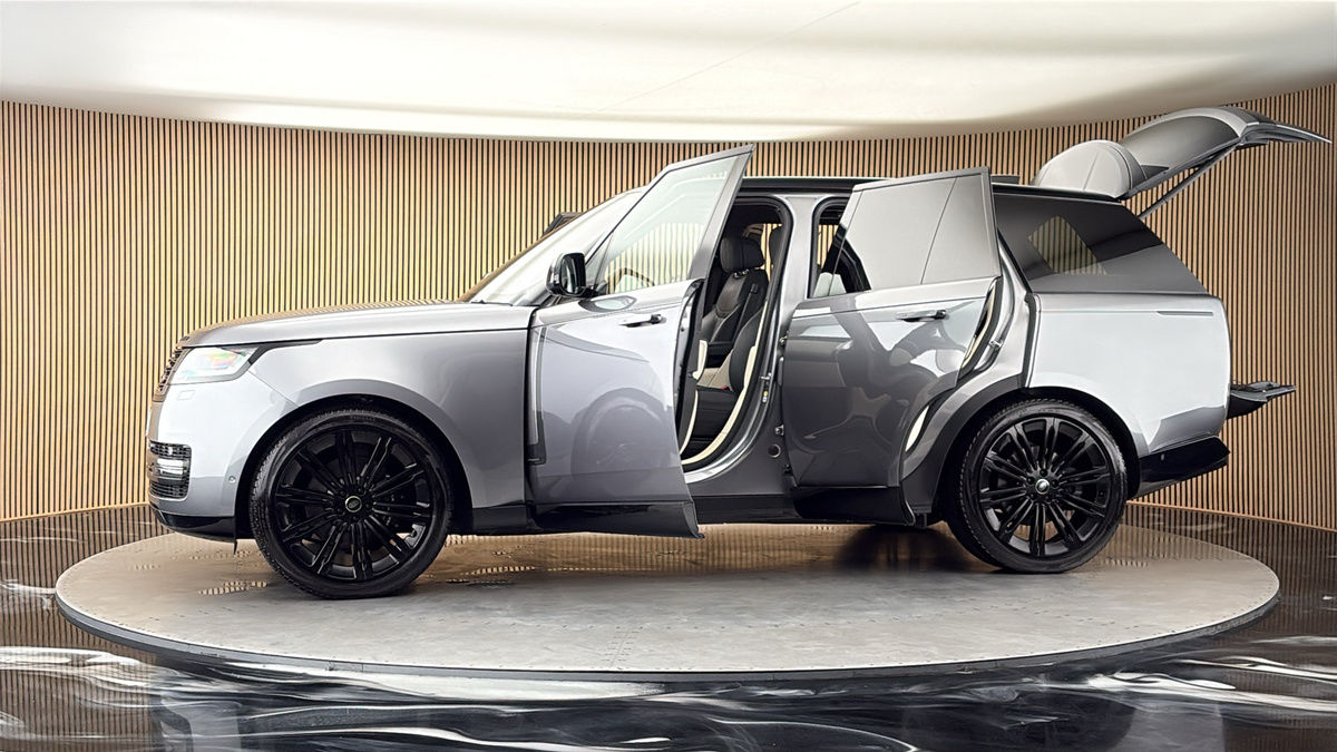 More views of Land Rover Range Rover
