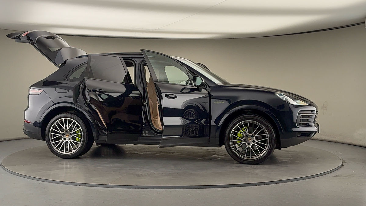 More views of Porsche Cayenne