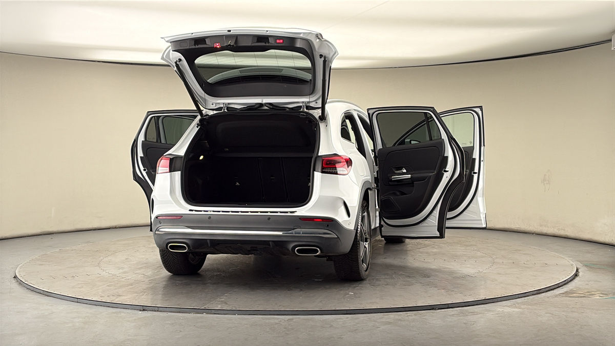 More views of Mercedes-Benz GLA