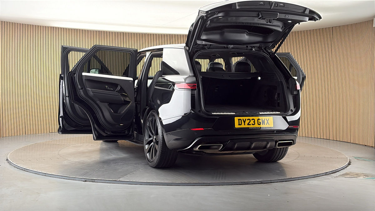 More views of Land Rover Range Rover Sport
