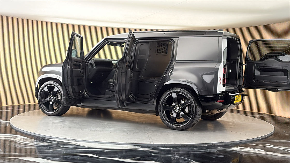More views of Land Rover Defender 110