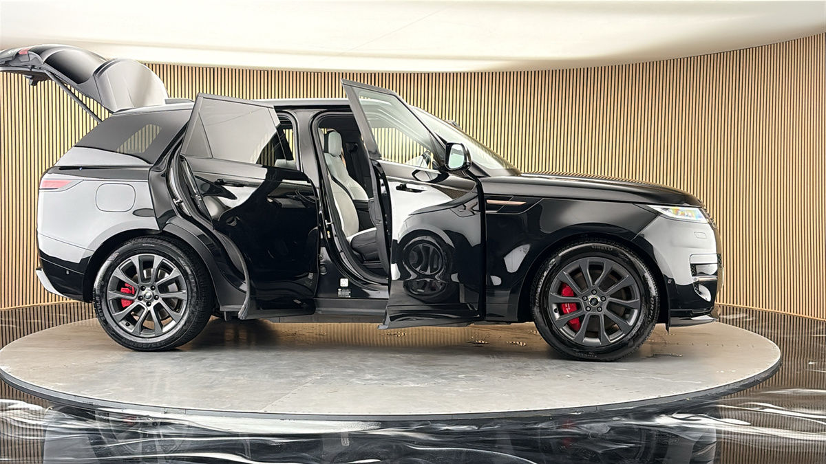 More views of Land Rover Range Rover Sport