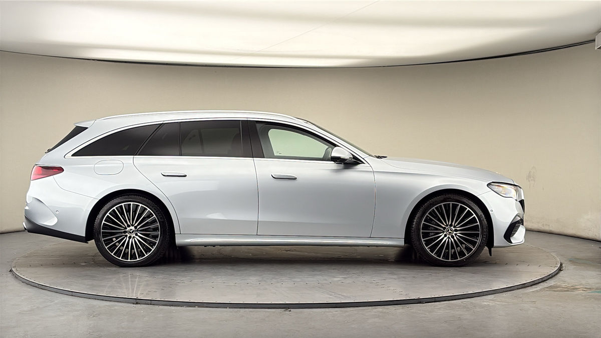 Mercedes-Benz E Class Image 16