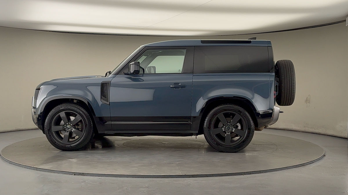 More views of Land Rover Defender 90