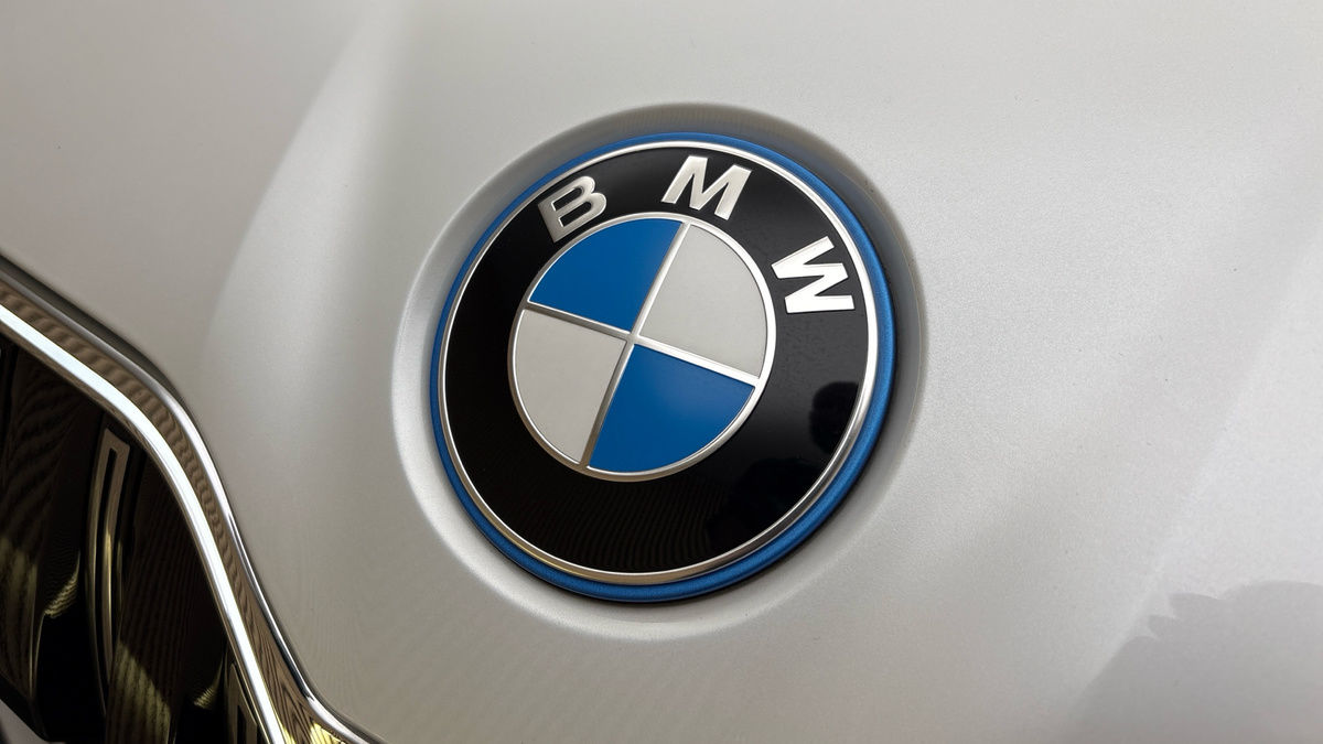 More views of BMW i7