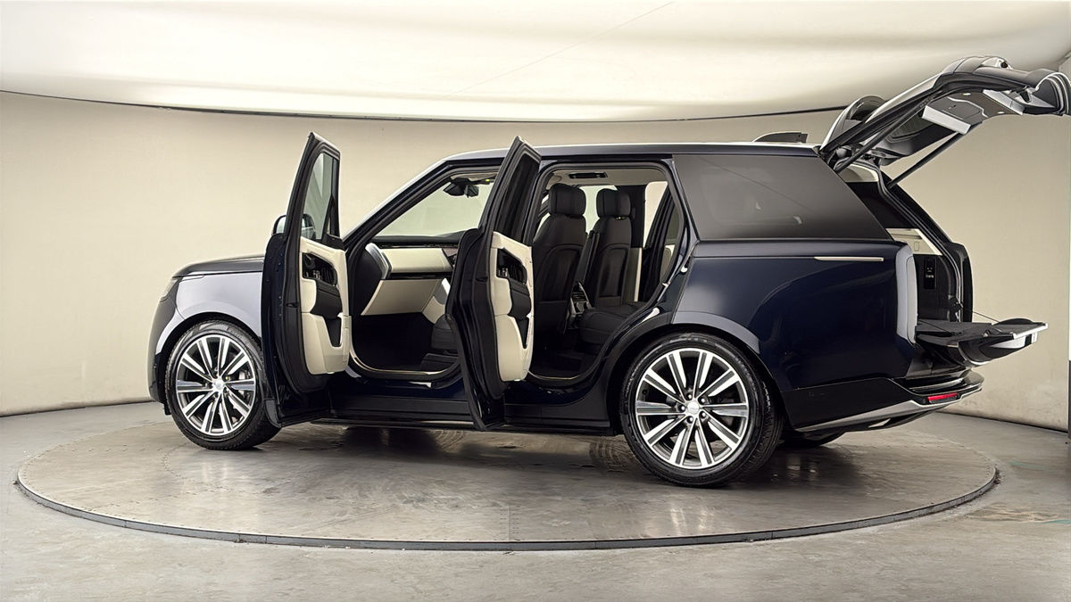 More views of Land Rover Range Rover