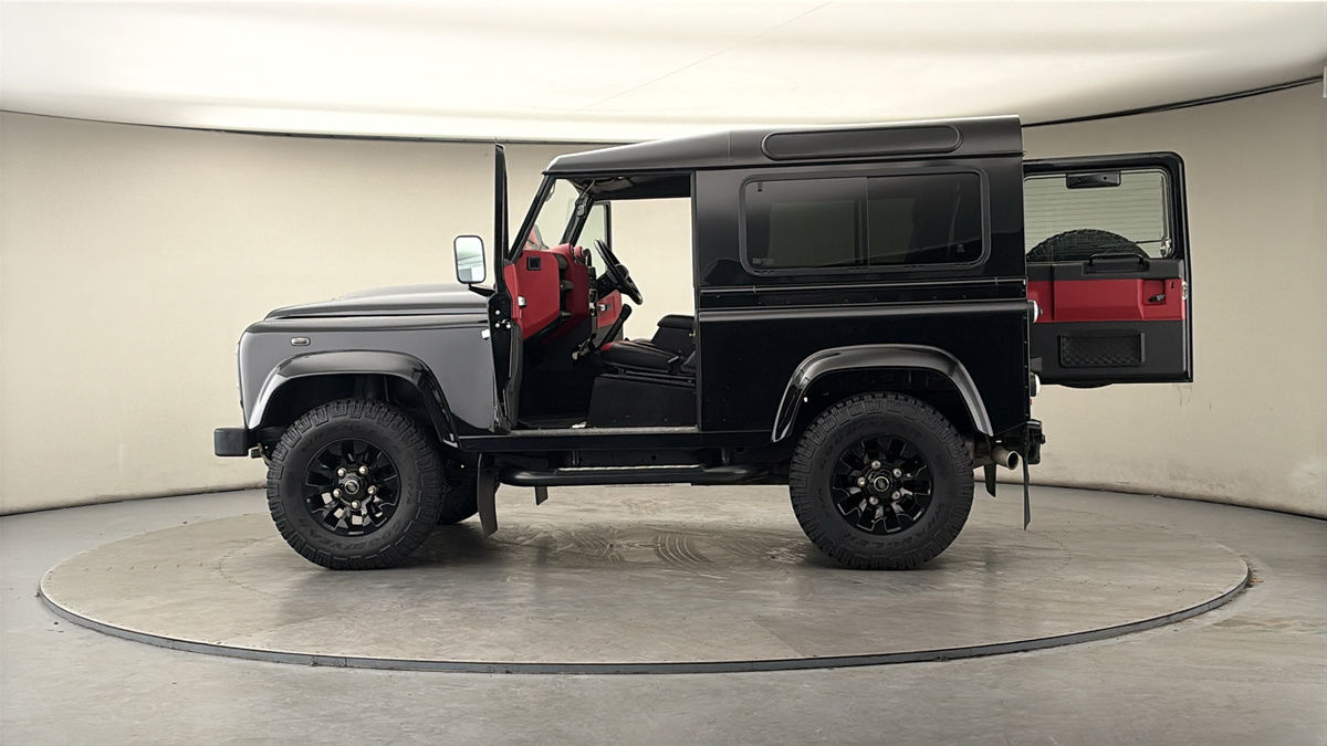 More views of Land Rover Defender 90