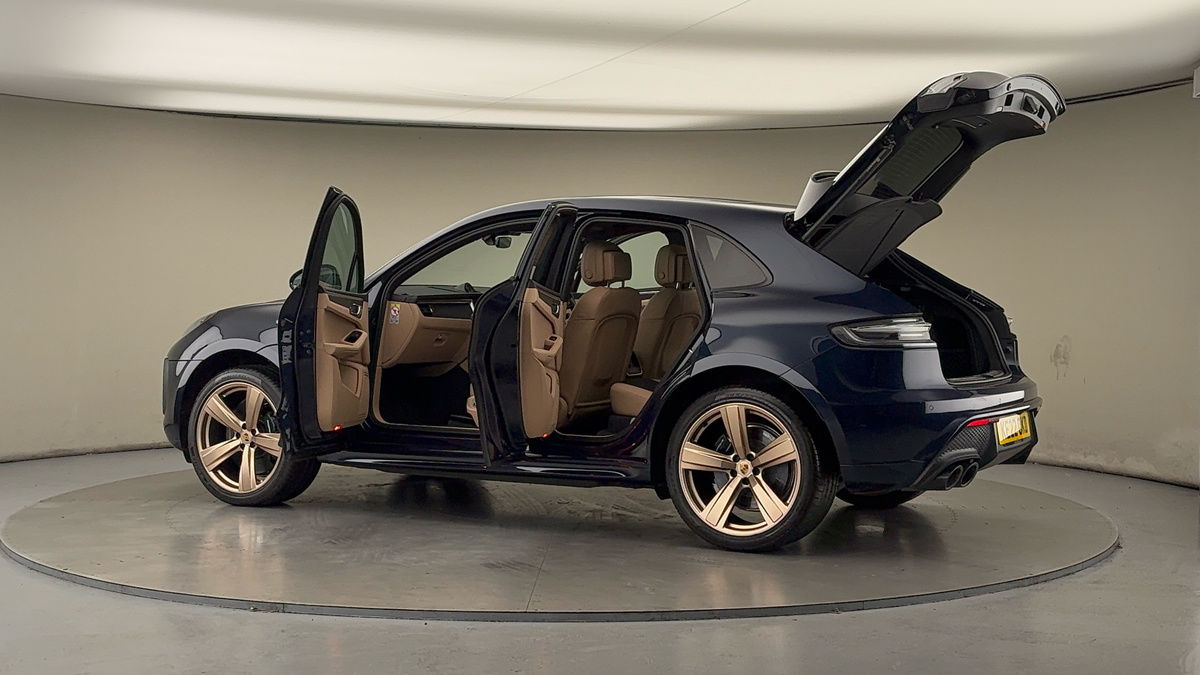 More views of Porsche Macan