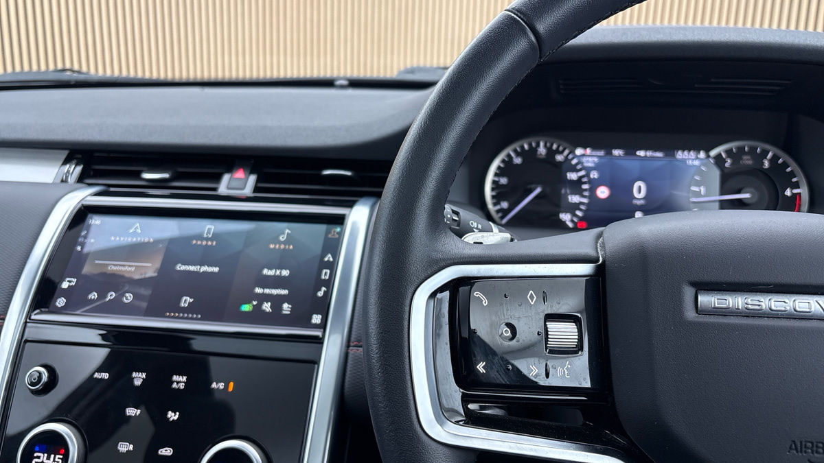 Land Rover Discovery Sport Image 13