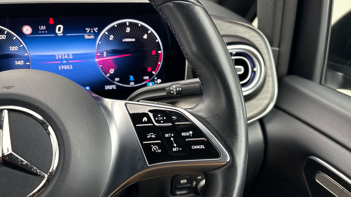 Mercedes-Benz V Class Image 14