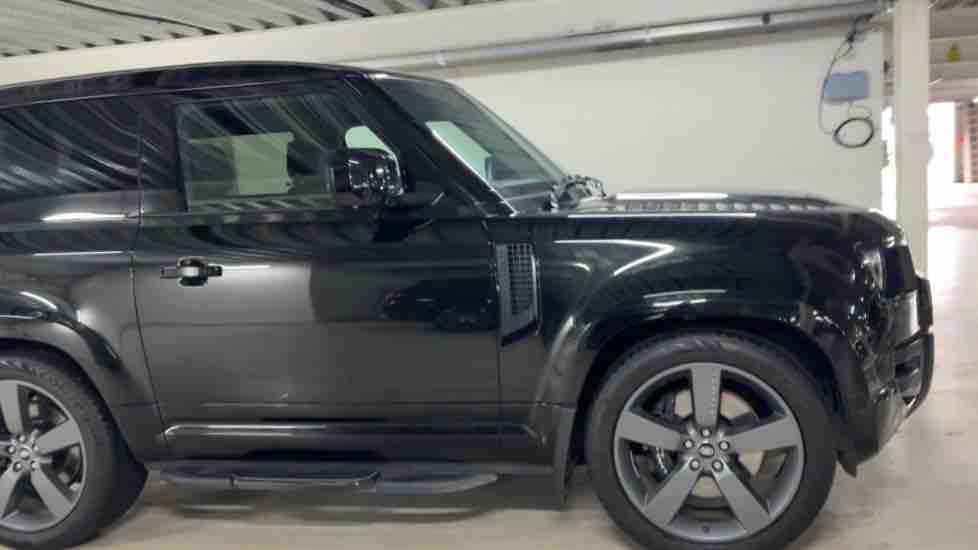 More views of Land Rover Defender 90