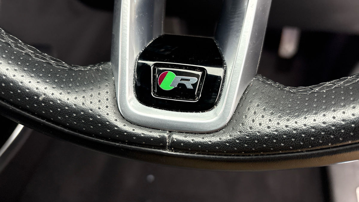 Jaguar F-PACE Image 25
