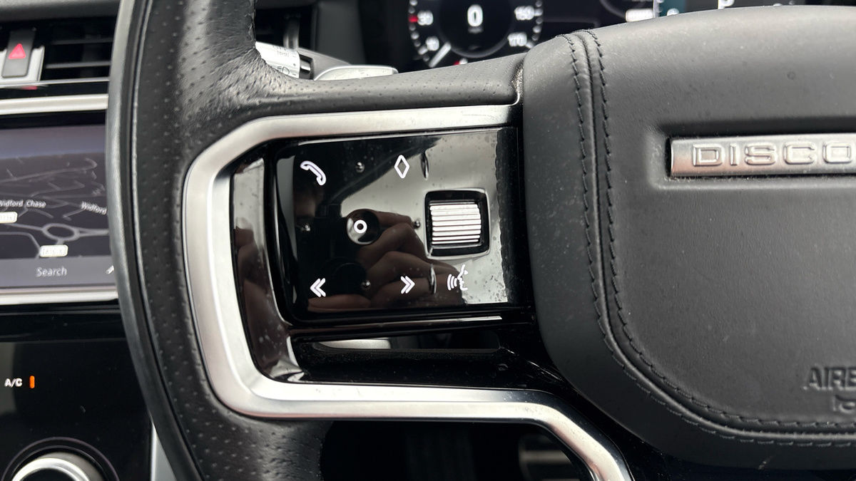 Land Rover Discovery Sport Image 13