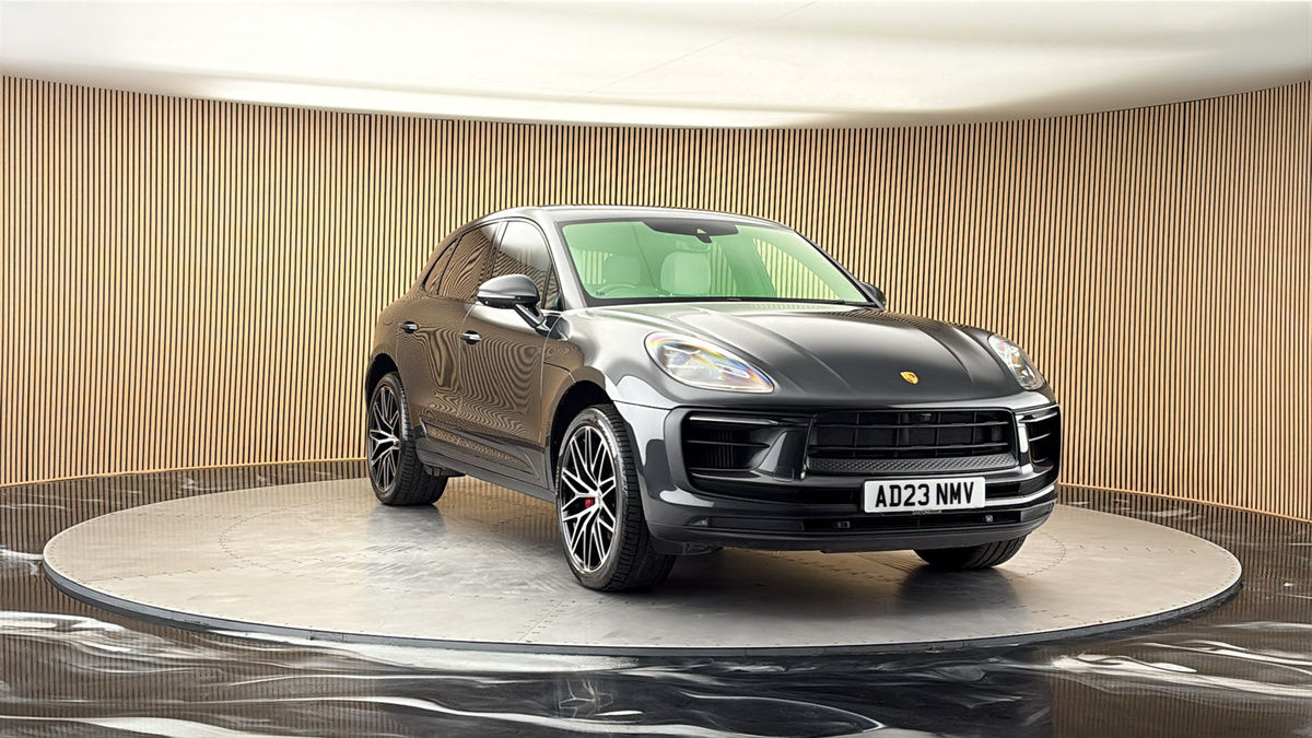More views of Porsche Macan