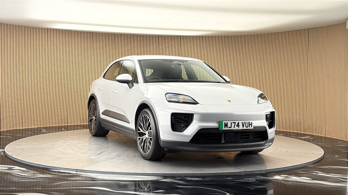 More views of Porsche Macan