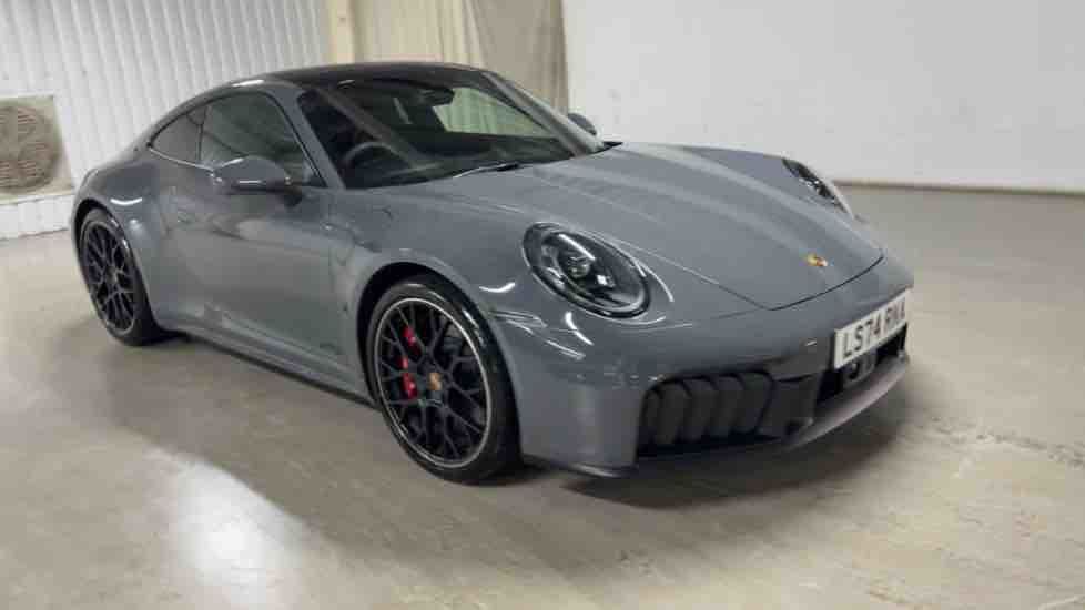 More views of Porsche 911