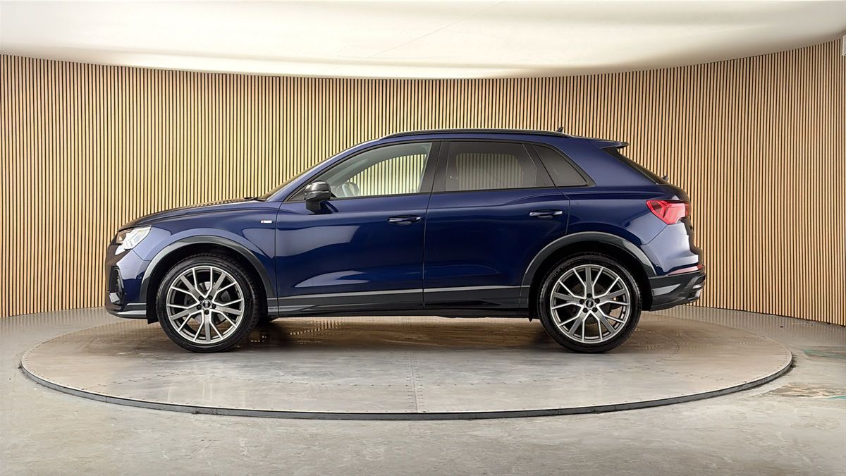Audi Q3 Image 15