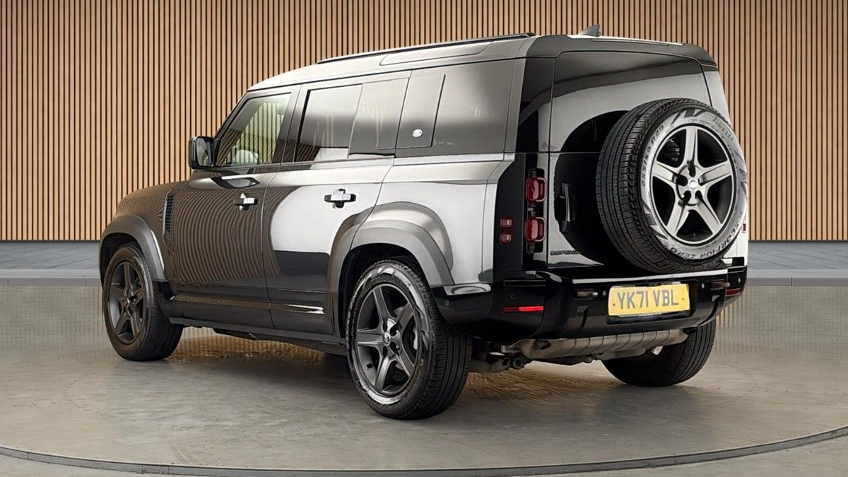 Land Rover Defender 110 Image 2