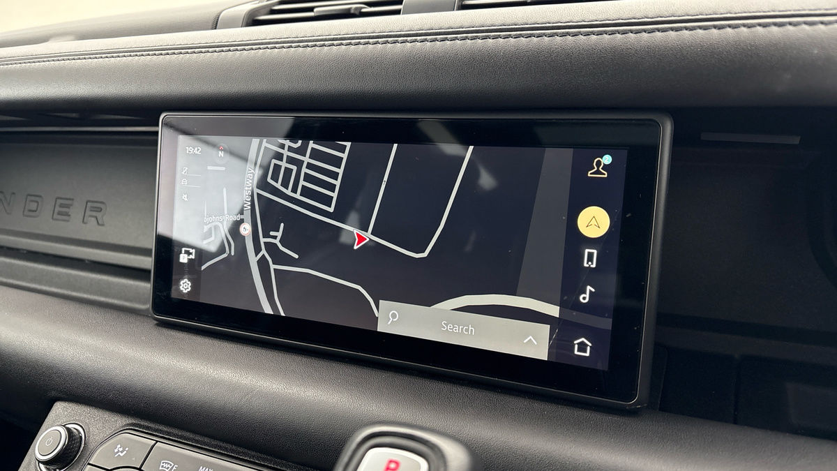 Land Rover Defender 90 Image 17