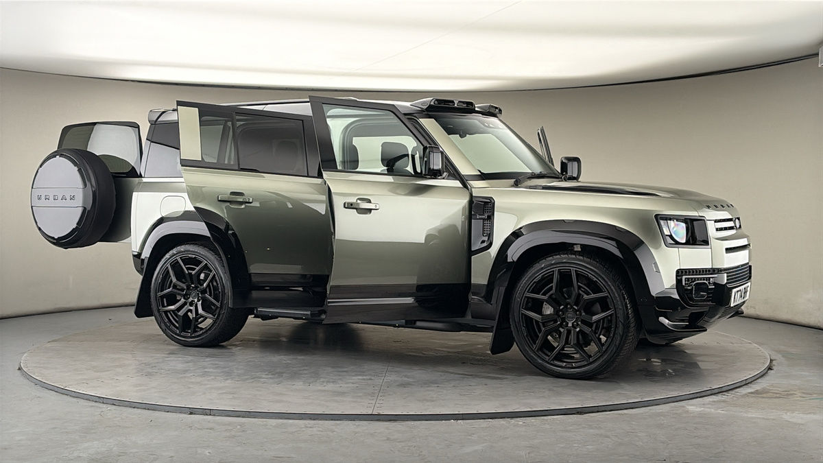 More views of Land Rover Defender 110