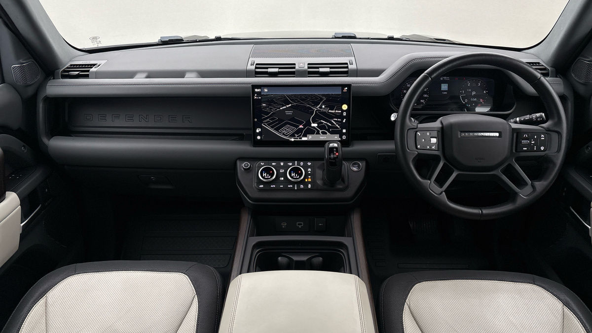 Land Rover Defender 110 Urban Image 12