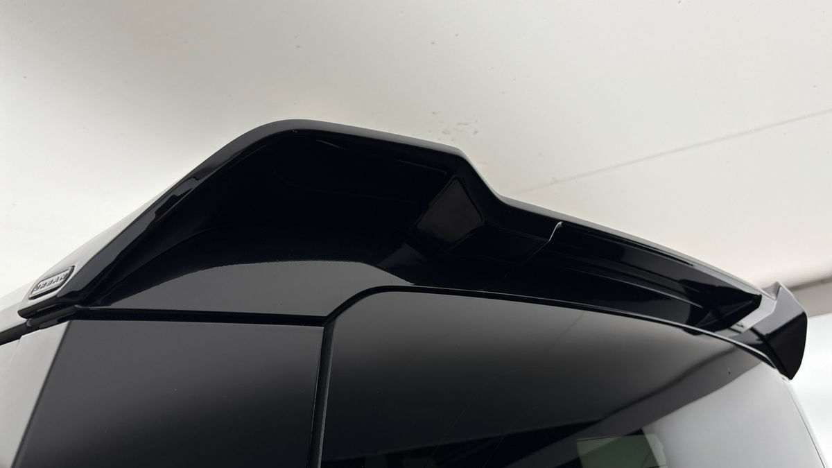 Land Rover Defender 110 Urban Image 30