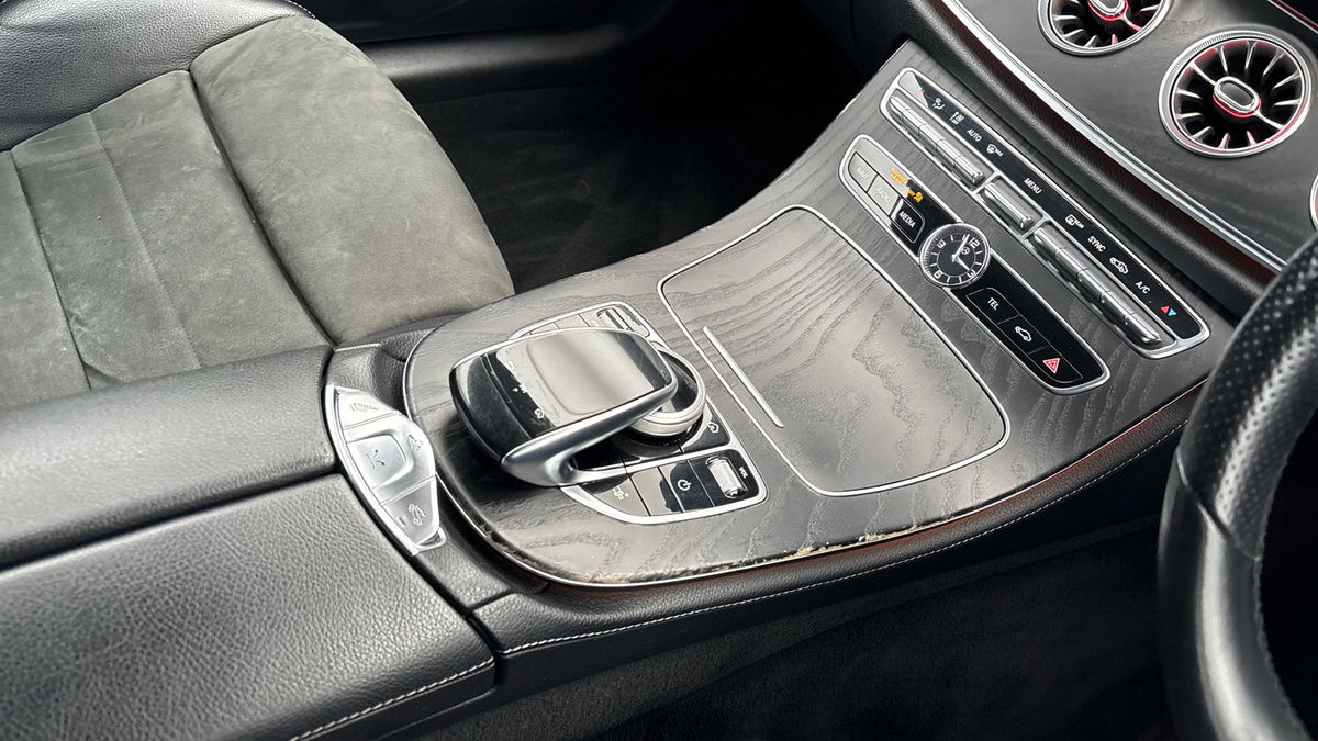 Mercedes-Benz E Class Image 18