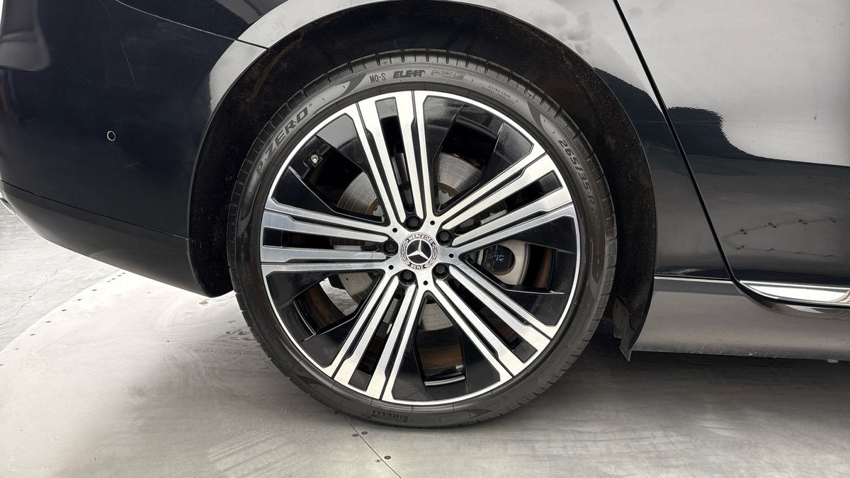 Mercedes-Benz EQS Image 10