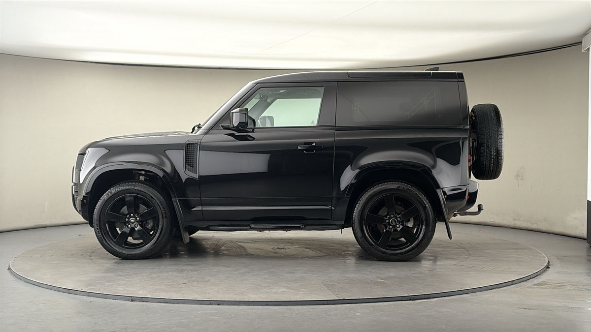 More views of Land Rover Defender 90