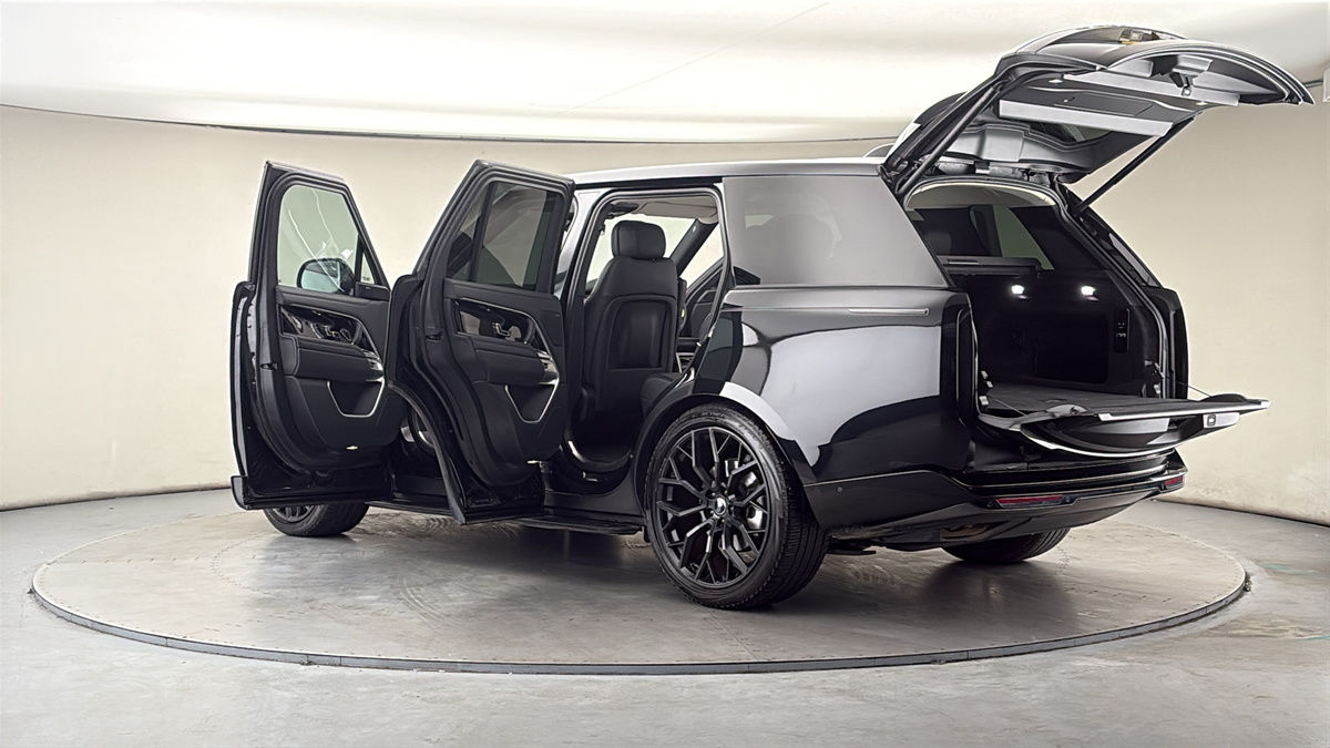 More views of Land Rover Range Rover